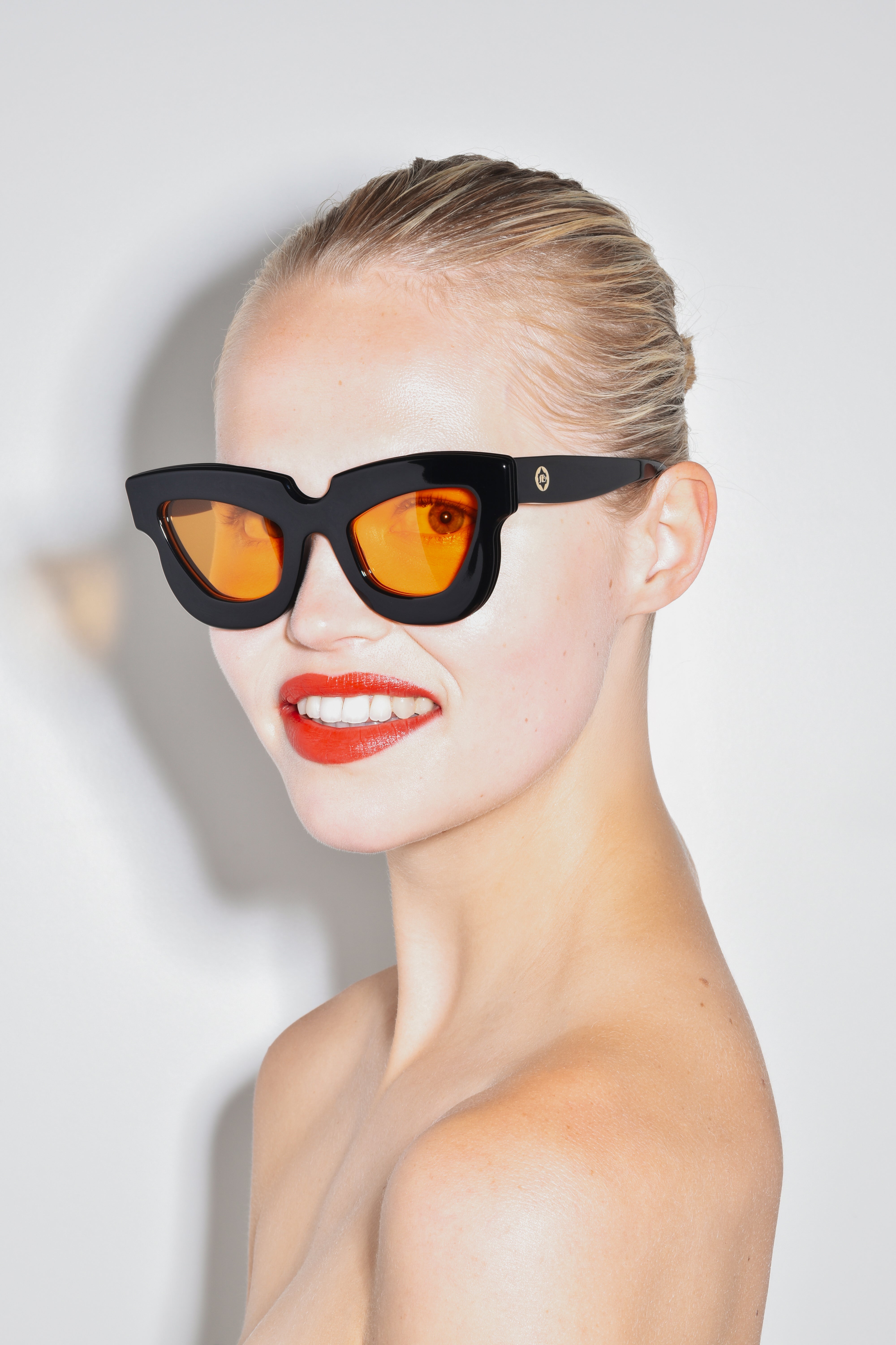 Hope — black flame / yellow