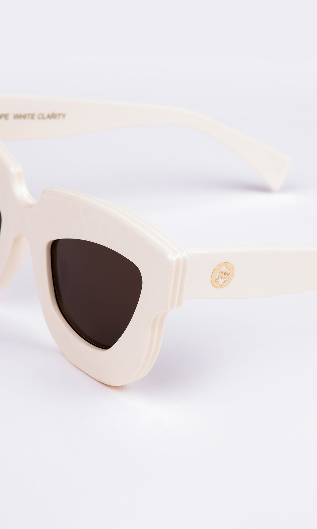 Hope — white clarity / brown